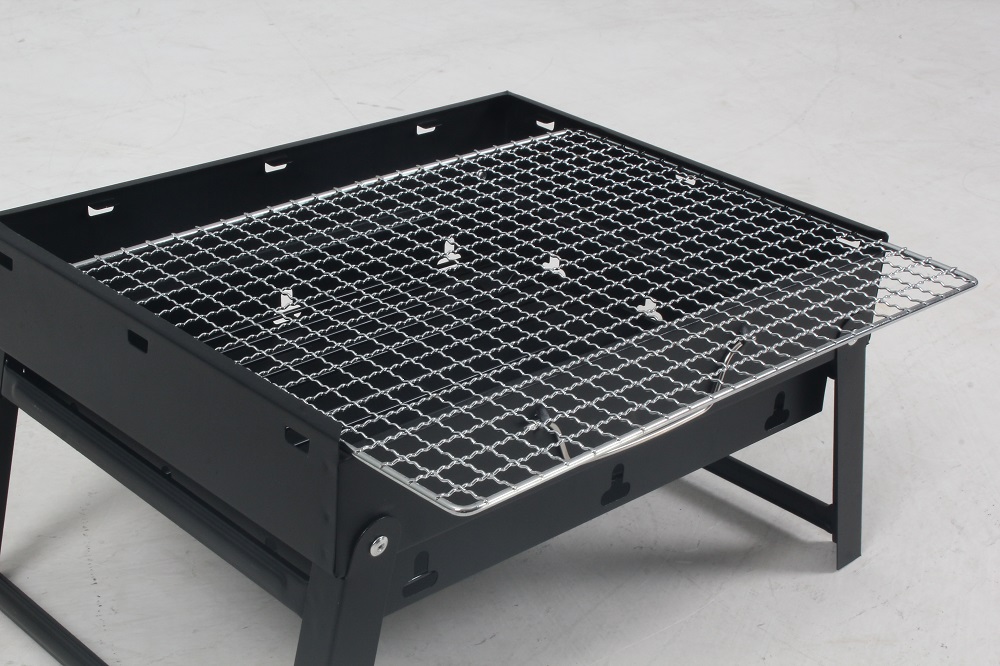 Black steel grill with color box packaging