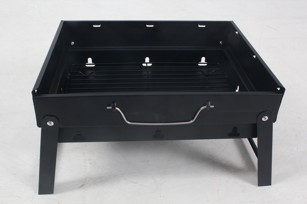 Black steel grill with color box packaging