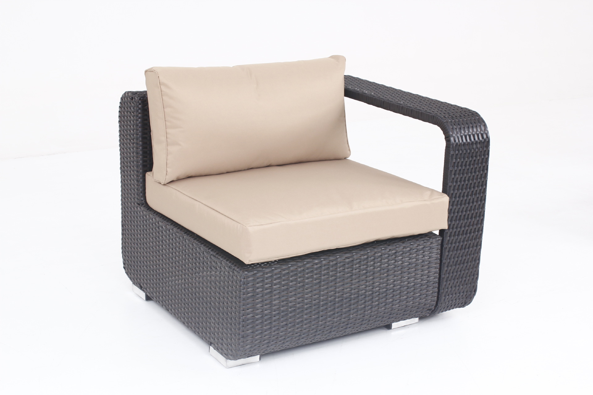 Outdoor Woven Rattan Table and Chairs Sofa Patio Wicker Furniture with High-quality Cushions